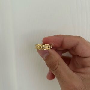 Elegant Gold Women's Ring